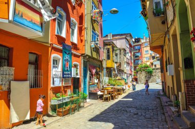 Türkiye, Istanbul, 2017 - Istanbul'da eski şehrin sokakta günlük yaşam
