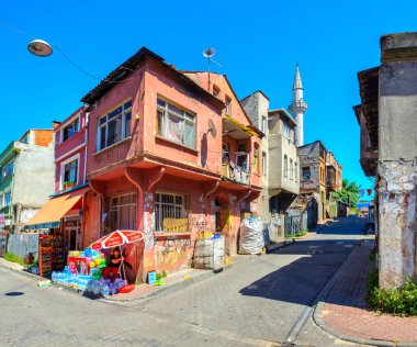 Türkiye, Istanbul, 2017 - Istanbul'da eski şehrin sokakta günlük yaşam