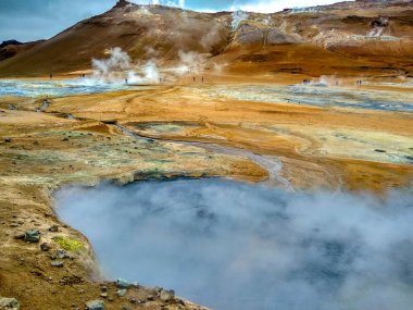 İzlanda'daki Geysers Vadisi