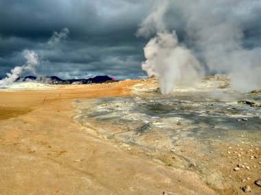 İzlanda'daki Geysers Vadisi