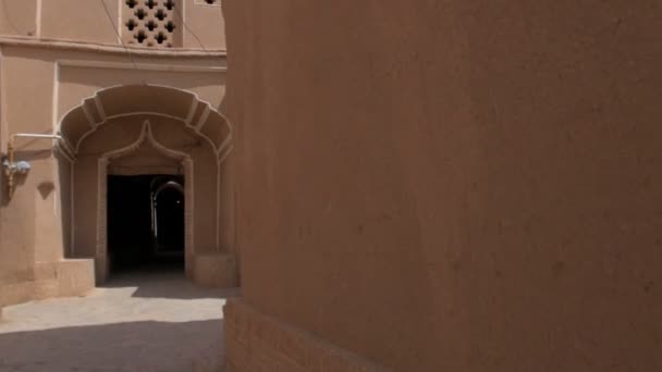 Rue Dans Une Vieille Partie Ville Iranienne Les Hauts Murs — Video