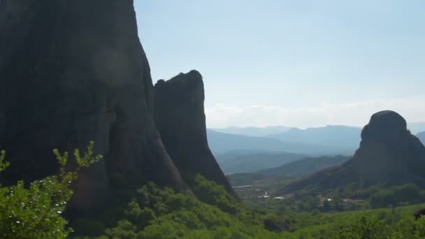 Felsen Ungewöhnlicher Formen Der Nähe Von Klöstern Des Meteors Griechenland — Stockvideo