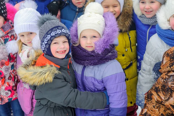 Groupe Enfants Joue Amuse Sur Une Aire Jeux Hiver Les — Photo