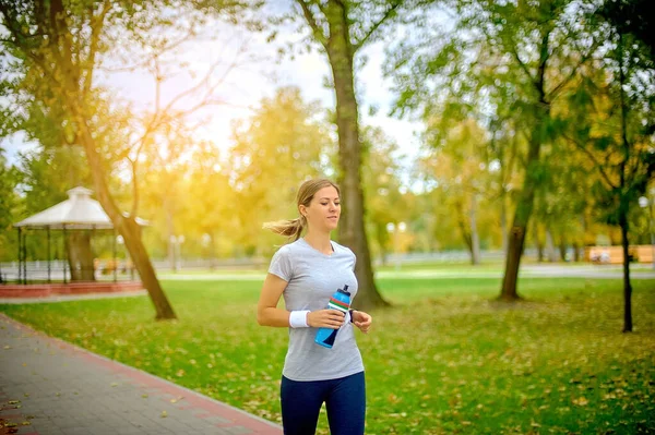 Atleta Está Treinar Livre Correr Estilo Vida Saudável — Fotografia de Stock