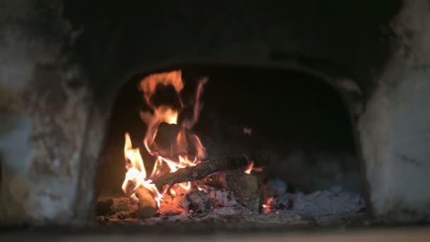 Detailní Záběr Hořícího Dřeva Kamnech Hořící Oheň — Stock video