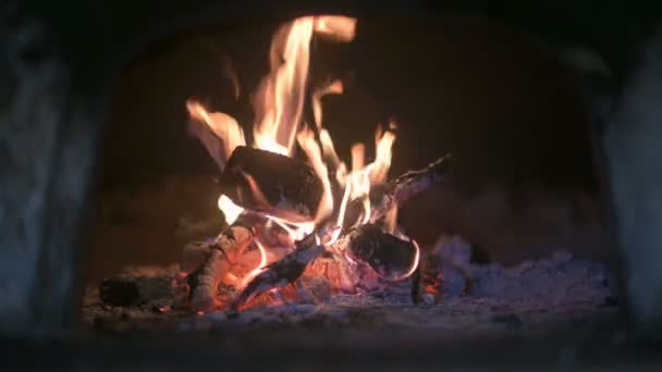 Дрова Горят Традиционной Печи Медленный Фон Пламени — стоковое видео