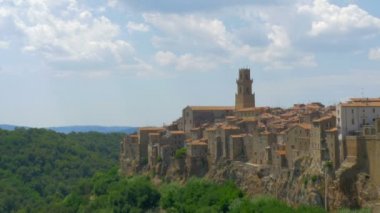 Manzaralı İtalyan şehirleri. Güzel şehir Pitigliano 'nun panoraması. İtalya 'nın tarihi ortaçağ şehirleri. Toskana İtalya 'sı. Avrupa