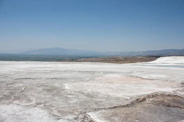 Pamukkale 'nin Travertine Terasları. Türkiye