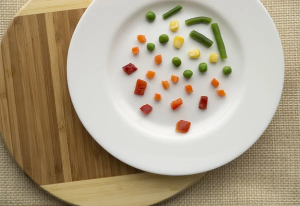 Placa de muy pocas verduras . — Foto de Stock