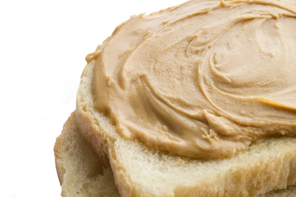 Erdnussbutter-Sandwich halb geschnitten isoliert mit weißem Hintergrund — Stockfoto