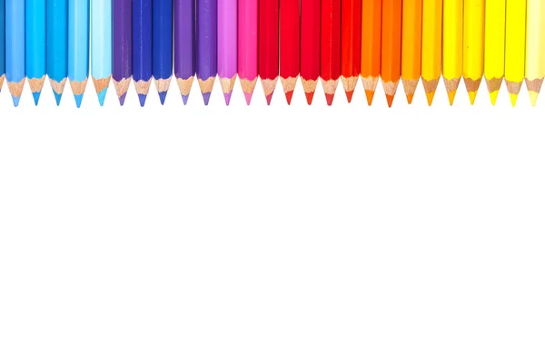 Crayons de couleur isolés en ligne — Photo