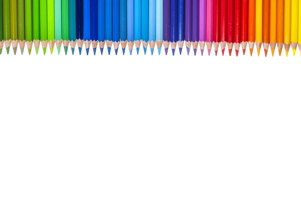 Crayons de couleur isolés en ligne — Photo