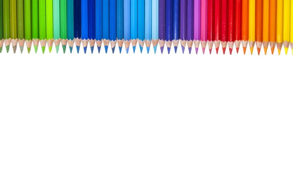 Crayons de couleur isolés en ligne — Photo