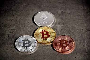 BTC ve Eth, Bitcoin ve Ethereum demir