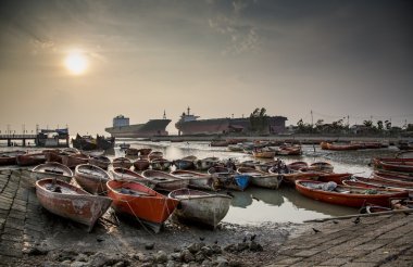 Chittagong yarda kırma gemiler