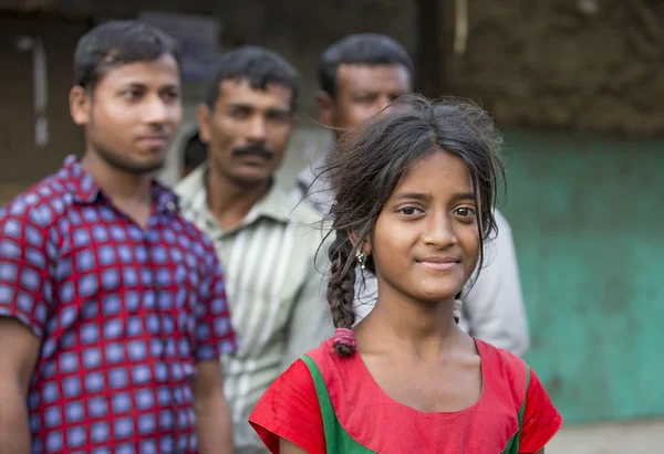 Kid på fiskmarknaden i Chittagong — Stockfoto