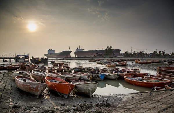 Schepen het breken van de werf in Chittagong — Stockfoto