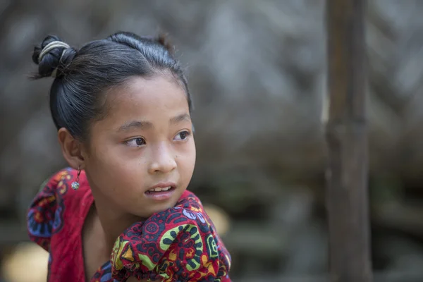 Bangladeshi chica en el área rural — Foto de Stock