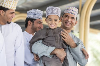  Baba ve oğul Nizwa Market