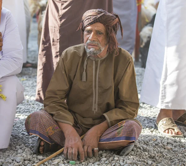 Hombre omaní en el mercado de cabras de Nizwa — Foto de Stock