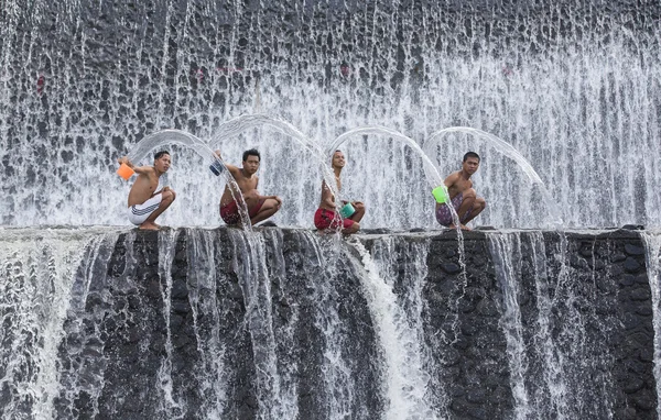 Balijski Chłopcy świetnie się bawią — Zdjęcie stockowe