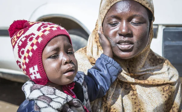 Mujer y niño sudaneses — Foto de Stock