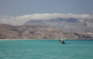Bir Sokotra Adası üzerinde tekne