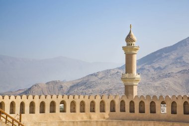 Minare behinf Nizwa kalede bir duvar