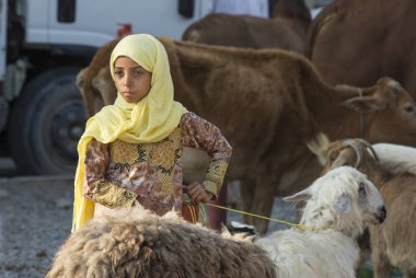 Nizwa keçi insanlara