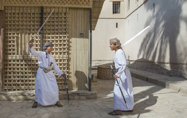Bir kılıç ile Umman delikanlı — Stok fotoğraf
