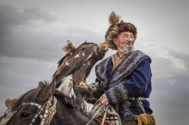 Bayan Ulgii kartal avcı