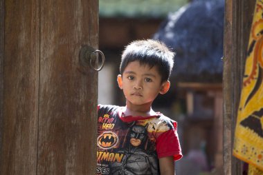 Bali dili çocuk ev dışında