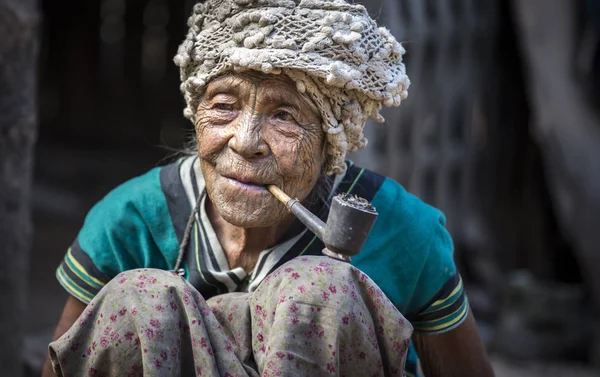 Kadın yasaktır boru