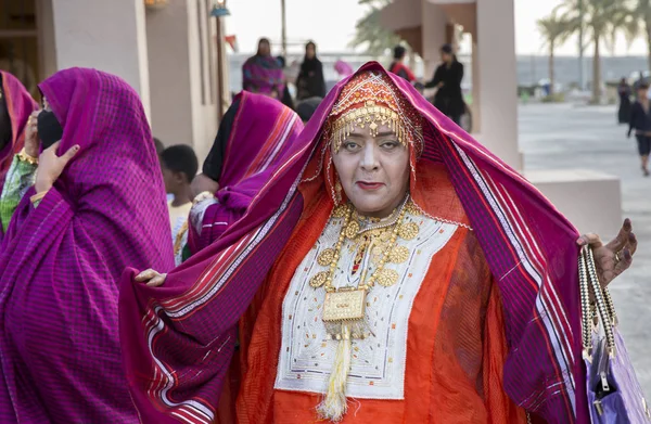 Omani woman dancing — Stock Photo, Image