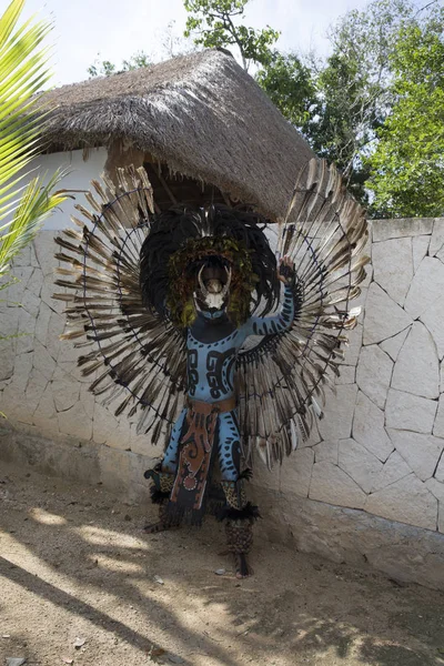 Man in Maya Indiase kostuum — Stockfoto