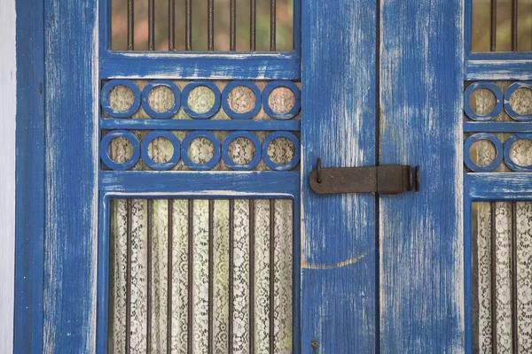 Oude houten deur in Tulum — Stockfoto