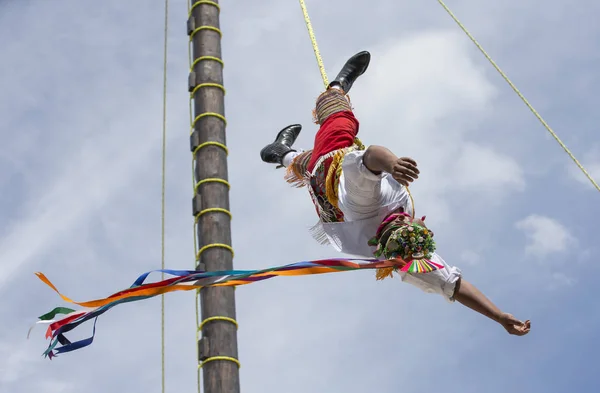 Cerimônia ritual de Voladores — Fotografia de Stock