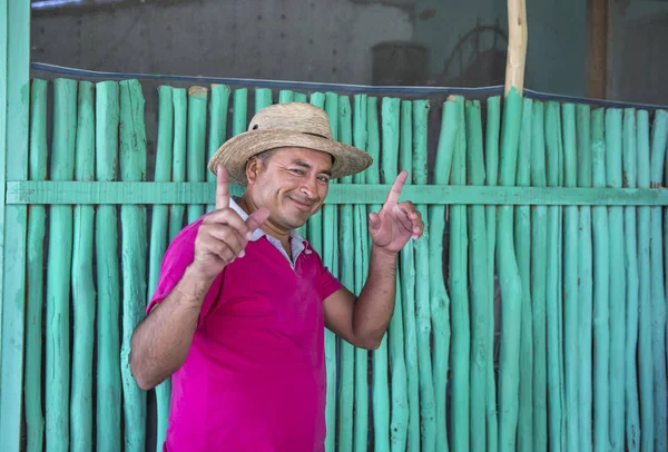 Hombre mexicano con sombrero — Foto de Stock