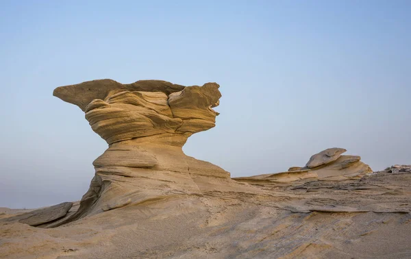 Homok formációk sivatagban közelében Abu Dhabi — Stock Fotó