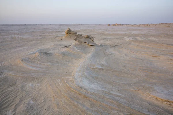 Formazioni sabbiose nel deserto vicino ad Abu Dhabi — Foto Stock