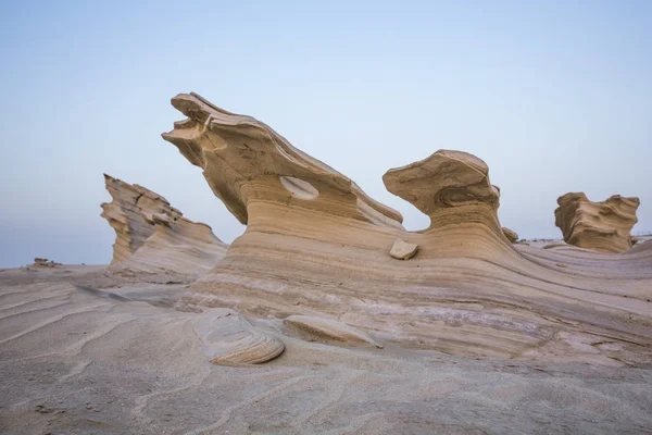 Sandformationen in der Wüste nahe Abu Dhabi — Stockfoto