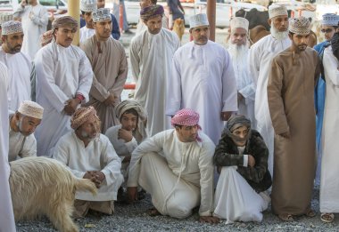 omani erkekler Nizwa keçi markete sohbet
