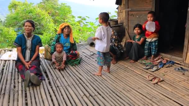 Pessoas da tribo Muun em Myanmar — Vídeo de Stock