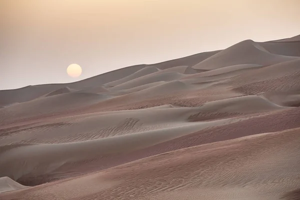 Nascer do sol sobre as dunas — Fotografia de Stock