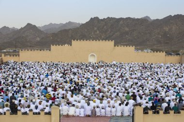 Eid al Bayramı Nizwa, dua erkek
