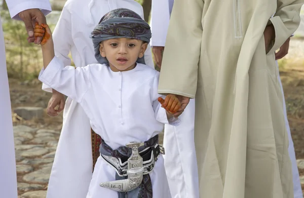 Ντυμένος για την ημέρα της Eid al Fitr το παιδί — Φωτογραφία Αρχείου