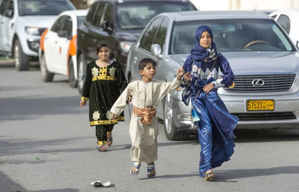 Omanska personer Eid al Fitr dag — Stockfoto