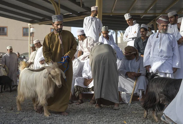 Gente omani en un mercado Habta — Foto de Stock