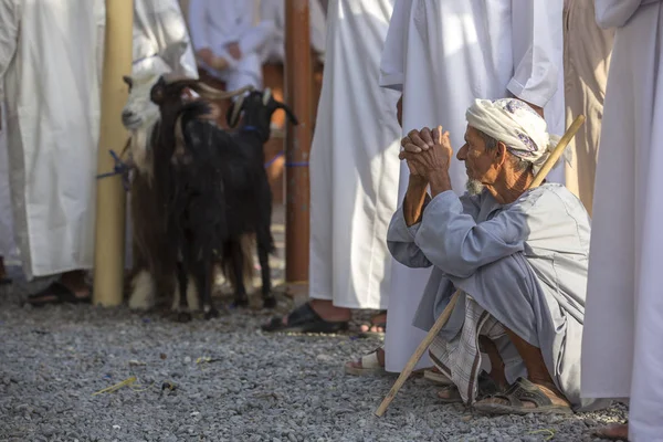 Persone omani in un mercato Habta — Foto Stock