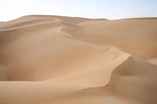 アル ・ カーリ砂漠と青空をこする — ストック写真